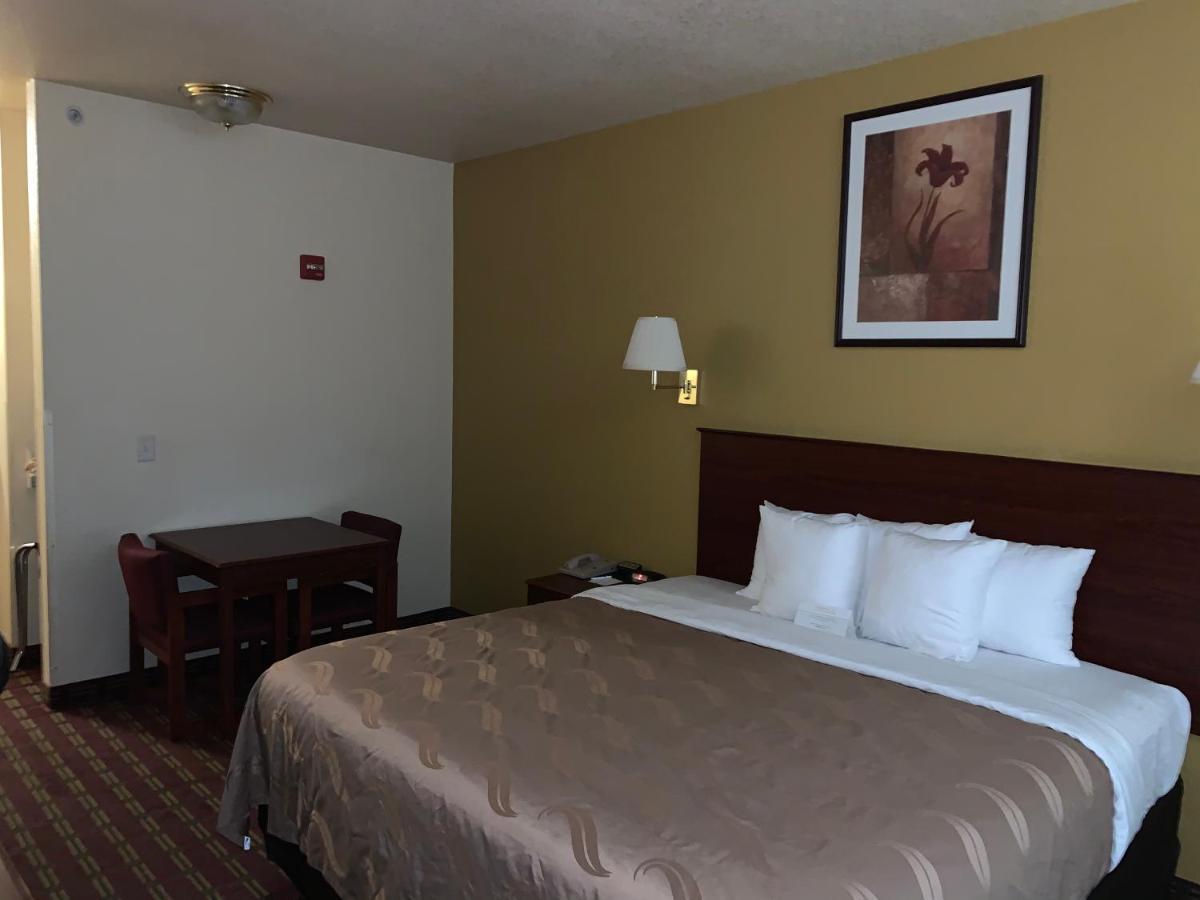 Holiday Inn Express - Wichita North - Park City By Ihg Buitenkant foto