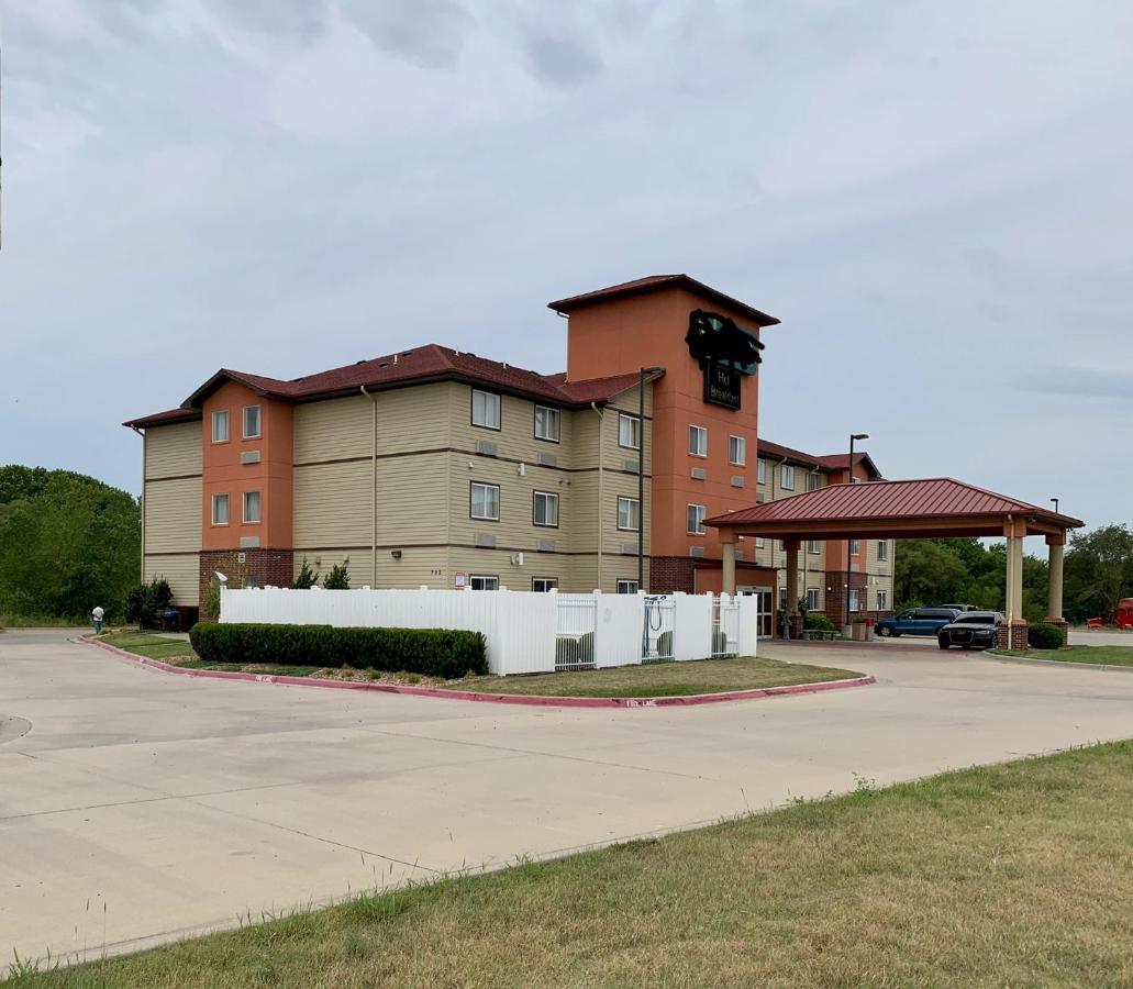 Holiday Inn Express - Wichita North - Park City By Ihg Buitenkant foto