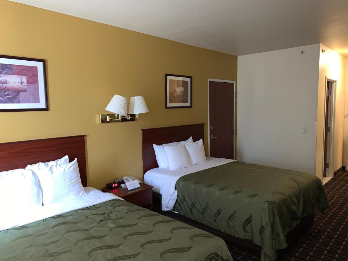 Holiday Inn Express - Wichita North - Park City By Ihg Buitenkant foto
